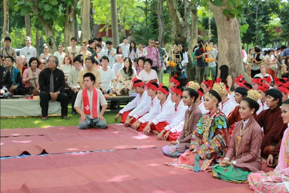 พิธีไหว้ครูวิจิตรศิลป์ มช. 2555