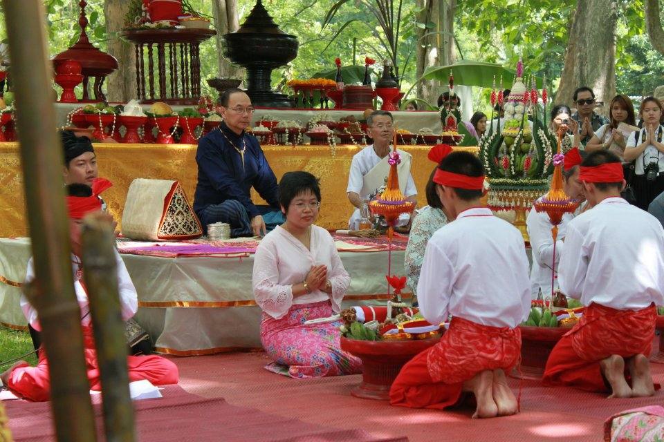 พิธีไหว้ครูวิจิตรศิลป์ มช. 2555