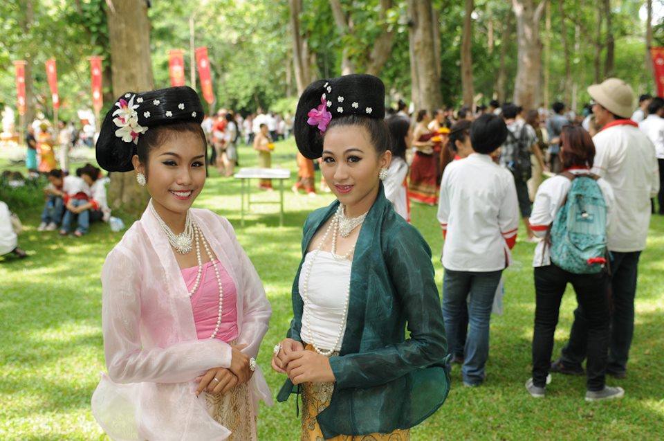พิธีไหว้ครูวิจิตรศิลป์ มช. 2555