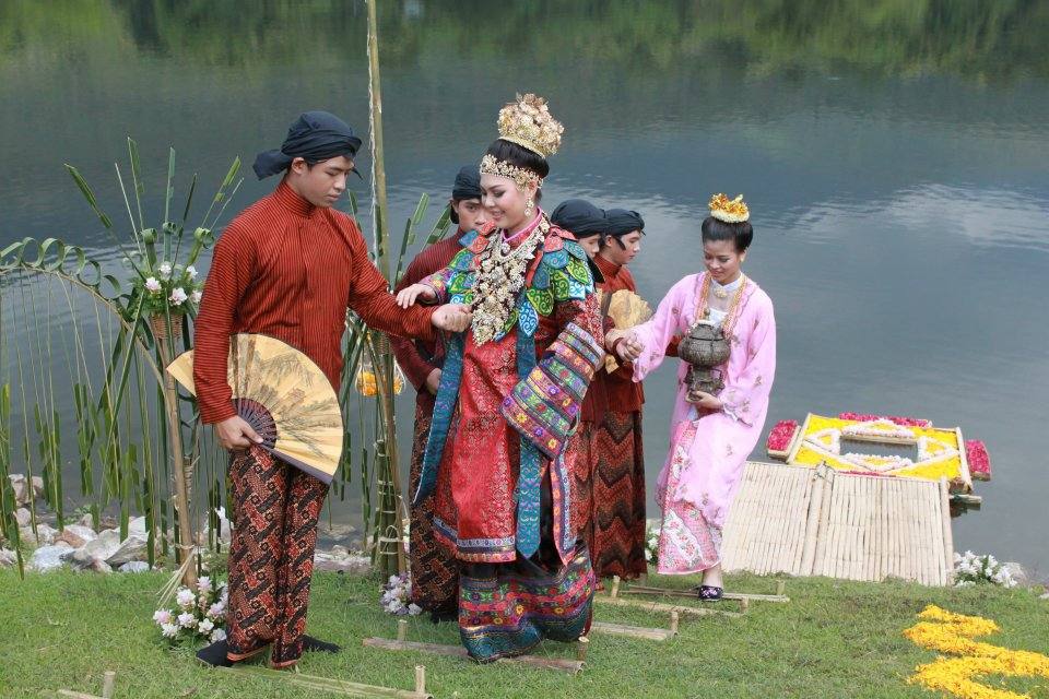 พิธีไหว้ครูวิจิตรศิลป์ มช. 2555