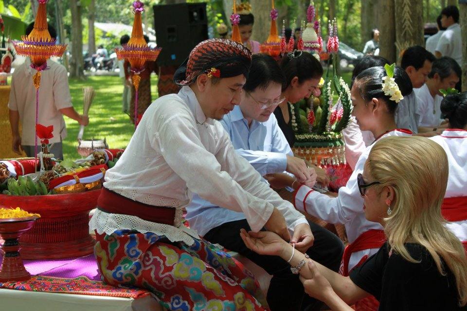 พิธีไหว้ครูวิจิตรศิลป์ มช. 2555