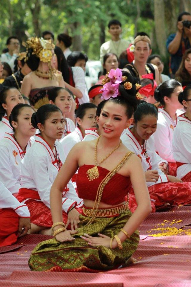 พิธีไหว้ครูวิจิตรศิลป์ มช. 2555