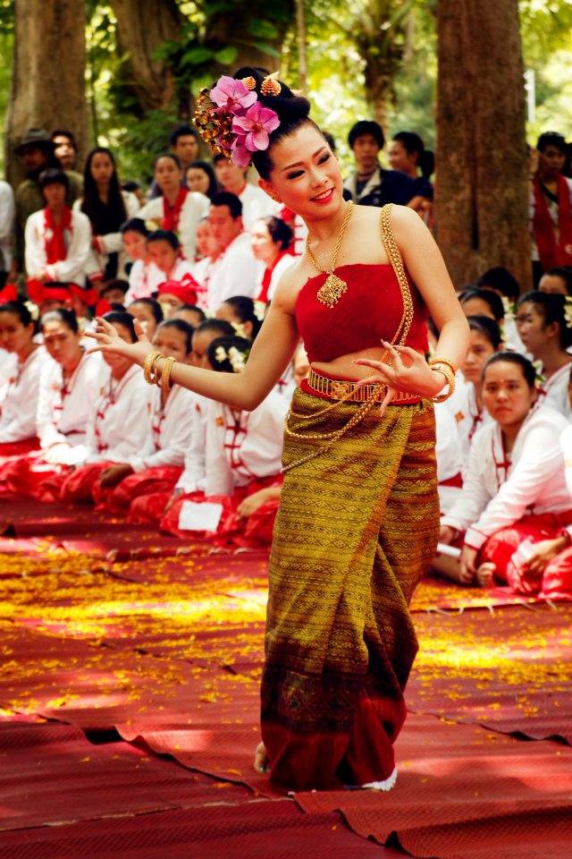 พิธีไหว้ครูวิจิตรศิลป์ มช. 2555