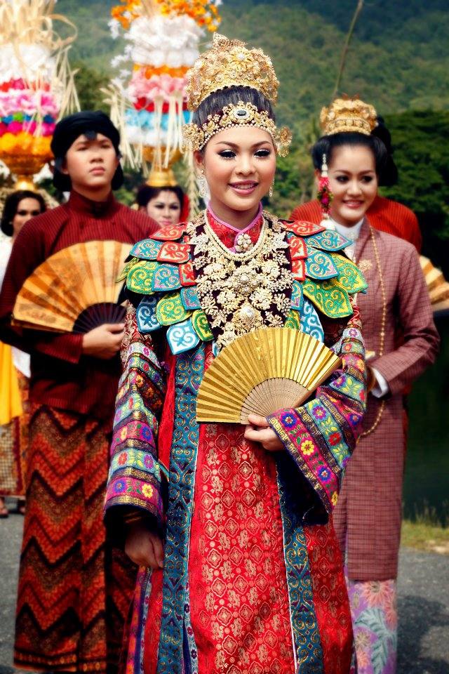 พิธีไหว้ครูวิจิตรศิลป์ มช. 2555