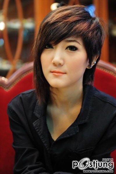 Bank Rock นักร้องสาวสวยวง Bra Branner