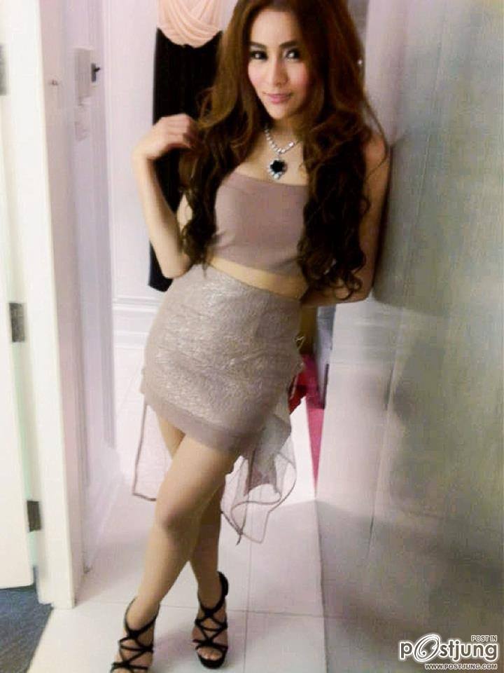 วันริสา เนมิราช   หรือ นก ตีสิบ Instagram