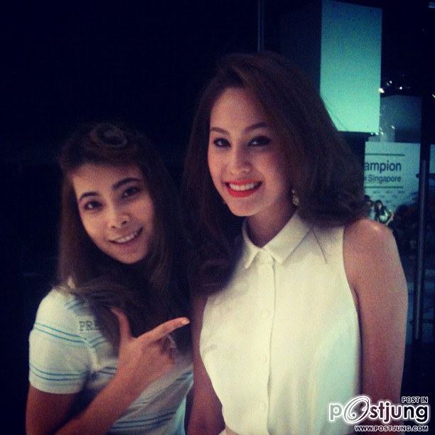 ขวัญ อุษามณี @ งาน AIS วันนี้ ^^