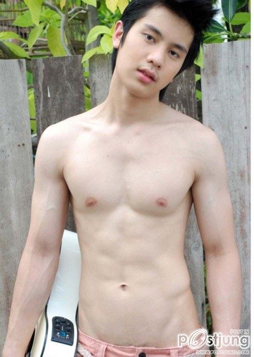 หนุุ่่มหล่อที่คุณยังชอบ