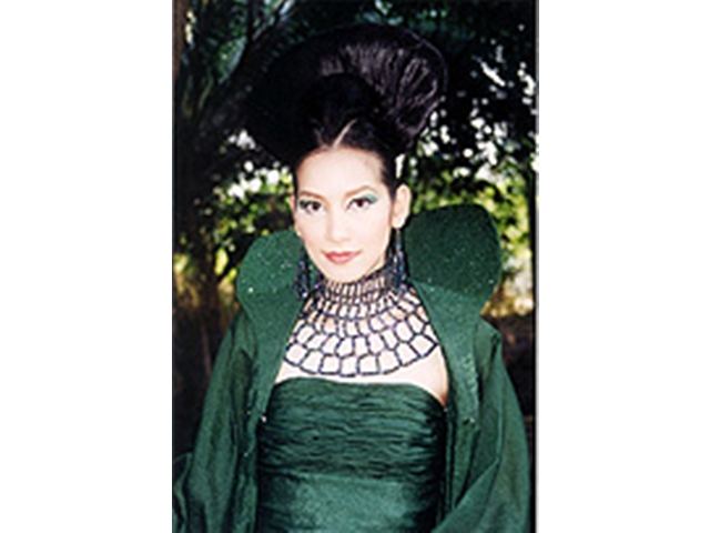 นางพญาเกร็ดมรกต จาก เกร็ดมรกต