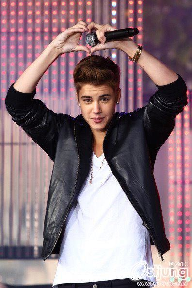 Justin ที่โรงพยาบาล Auckland ค่ะ จัสไปเยื่ยมผู้ป่วยที่โรงบาลจ้า เป็นกันเองมากเลย >< อิจฉาคนป่วยคนนี้