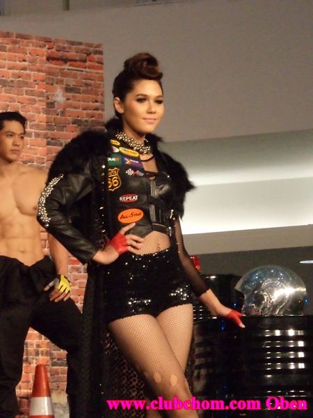 ชมพู่ อารยา ในงาน Motor Bike 2012 @ ระยอง