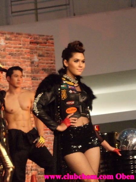 ชมพู่ อารยา ในงาน Motor Bike 2012 @ ระยอง
