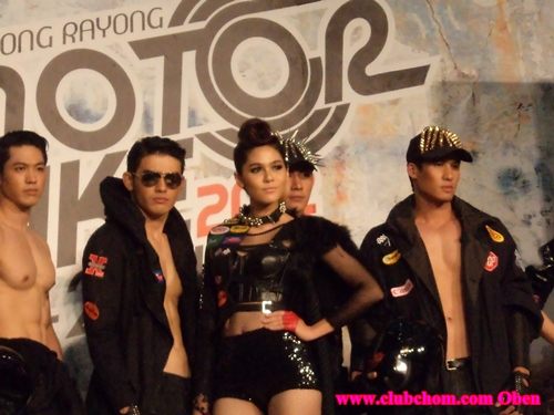 ชมพู่ อารยา ในงาน Motor Bike 2012 @ ระยอง