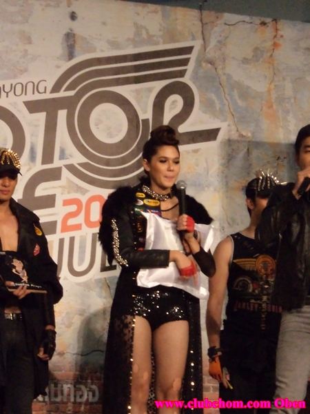 ชมพู่ อารยา ในงาน Motor Bike 2012 @ ระยอง