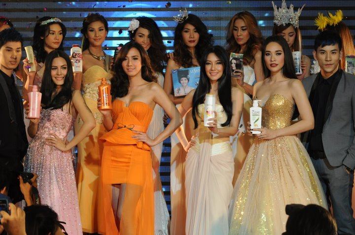 ดาราสาวสวย ประดับวงการบันเทิงไทย !