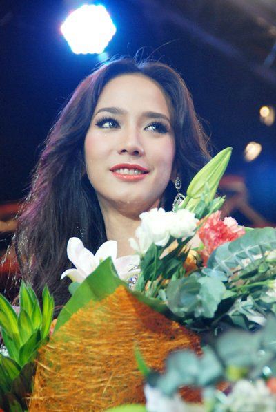 ดาราสาวสวย ประดับวงการบันเทิงไทย !