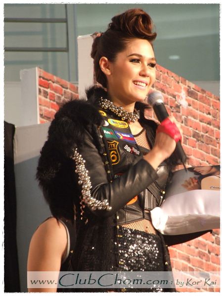 ชมพู่ อารยา ในงาน Motor Bike 2012 @ Laemtong Rayong