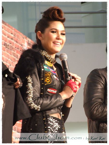 ชมพู่ อารยา ในงาน Motor Bike 2012 @ Laemtong Rayong