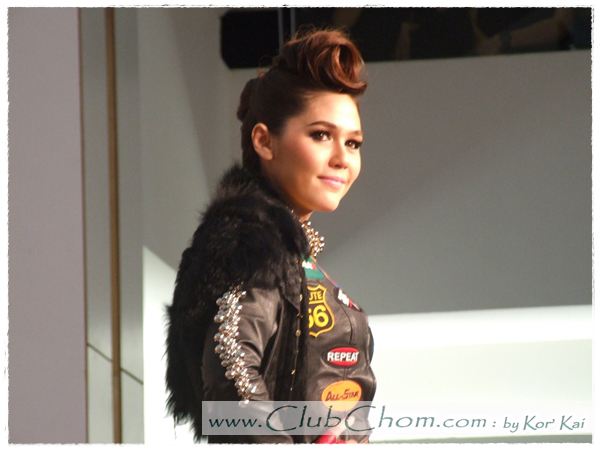 ชมพู่ อารยา ในงาน Motor Bike 2012 @ Laemtong Rayong