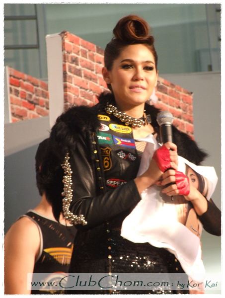 ชมพู่ อารยา ในงาน Motor Bike 2012 @ Laemtong Rayong