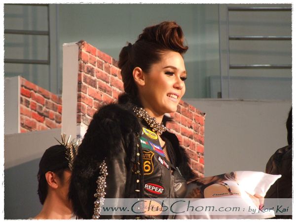 ชมพู่ อารยา ในงาน Motor Bike 2012 @ Laemtong Rayong