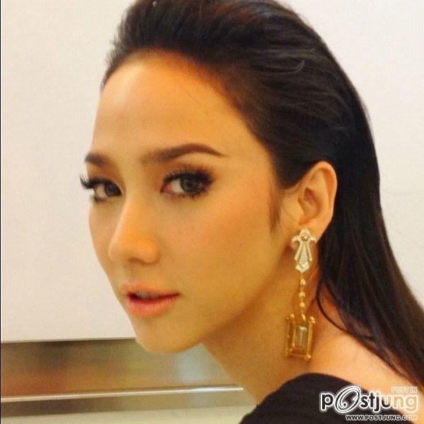 เตรียมนับถอยหลัง Instagram อั้ม พัชราภา ก้าวเข้าสู่ 500,000 Followers