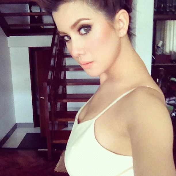 เหล่าดาราลูกครึ่งคนสวยยย คุณชอบสวยสไตล์ไหนมาแชร์กันเลย !