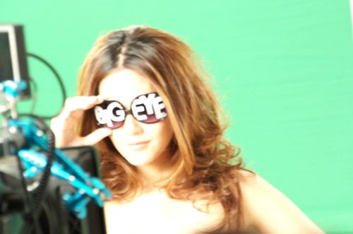 ชมพู่ อารยา กับเบื้องหลัง : Mistine Dolly Big Eye