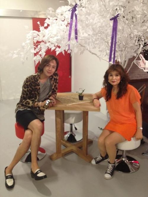เผยภาพคุณแม่ของ 'จาง กึนซอก' ครั้งแรก