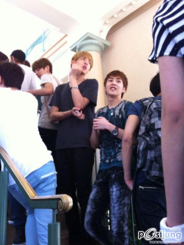 คริส exo m
