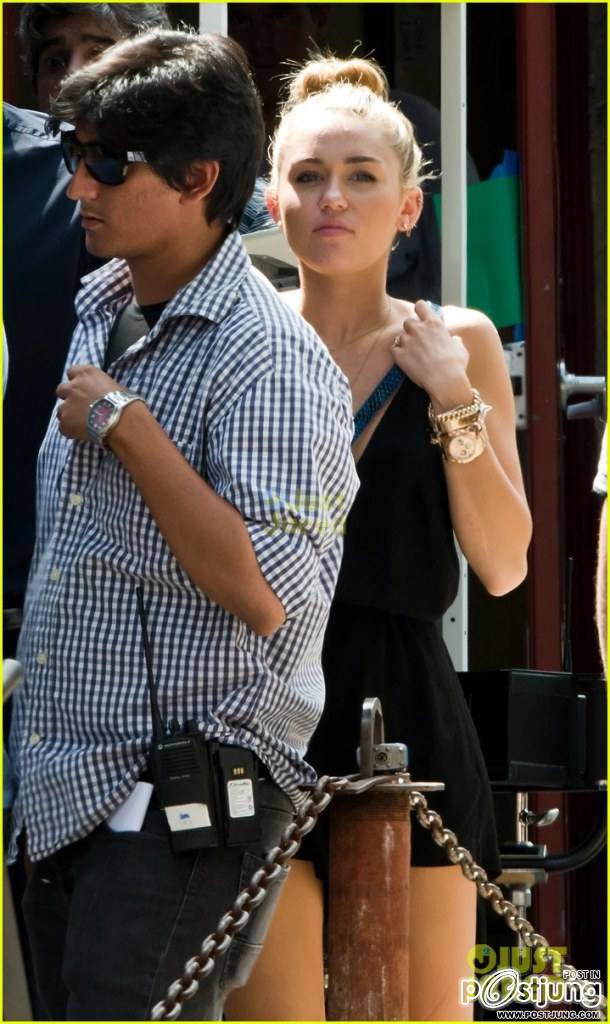 Miley Cyrus & Liam Hemsworth: 'Paranoia' Pair