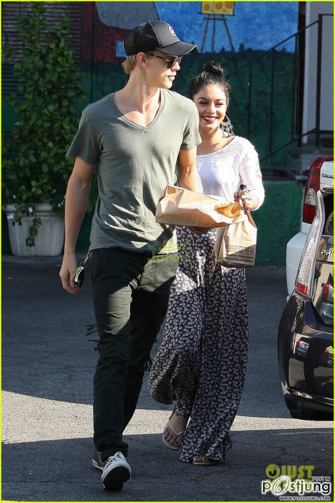Vanessa Hudgens & Austin Butler: Artisan Cheese Gallery Sweethearts!