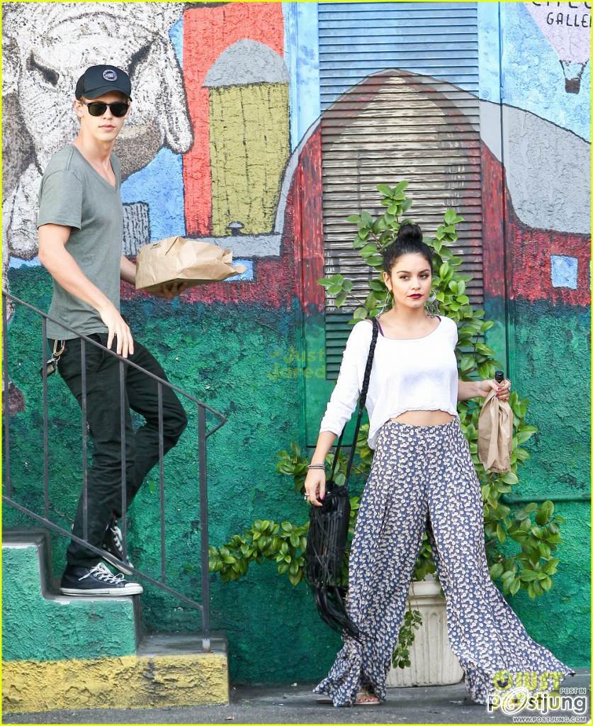 Vanessa Hudgens & Austin Butler: Artisan Cheese Gallery Sweethearts!