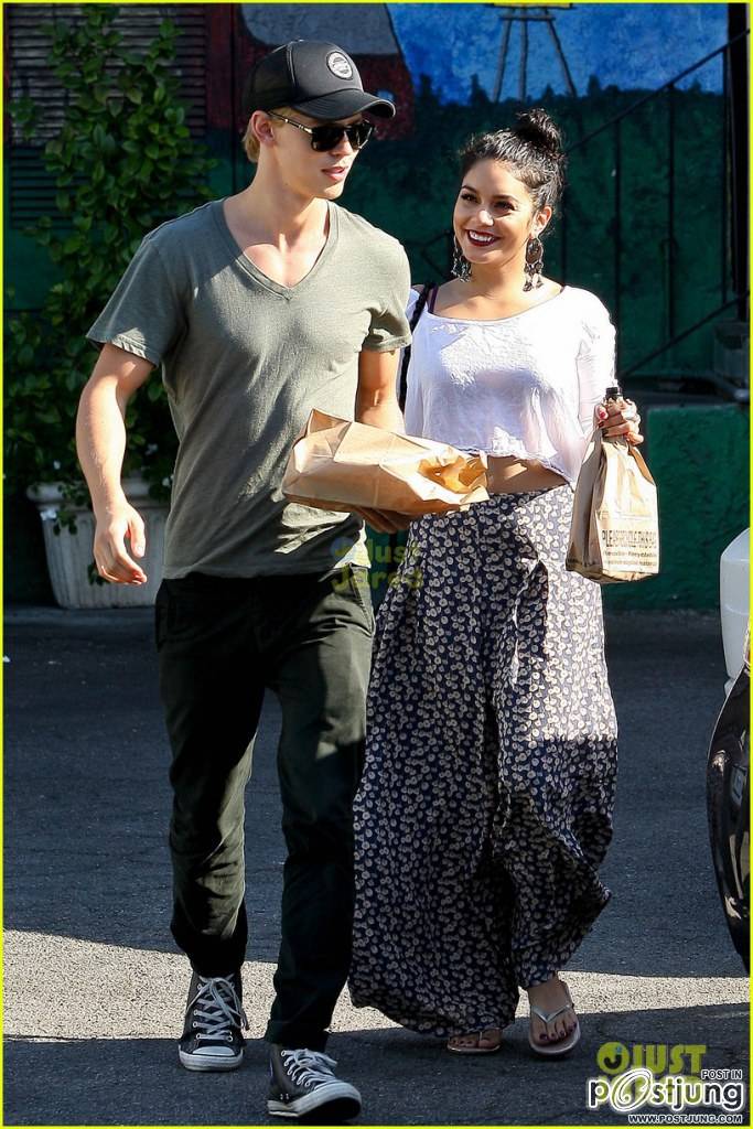 Vanessa Hudgens & Austin Butler: Artisan Cheese Gallery Sweethearts!