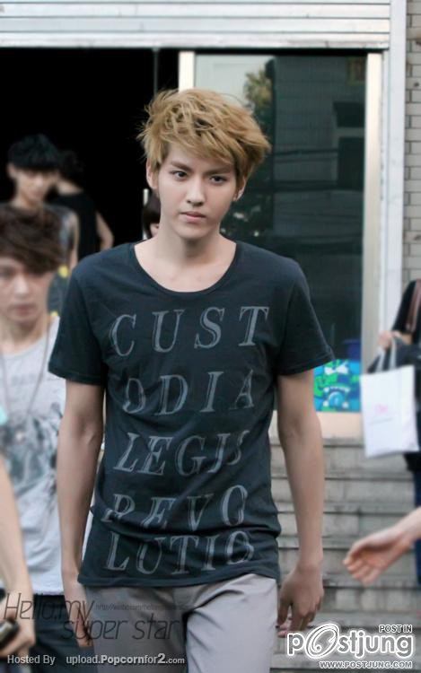 คริส exo m