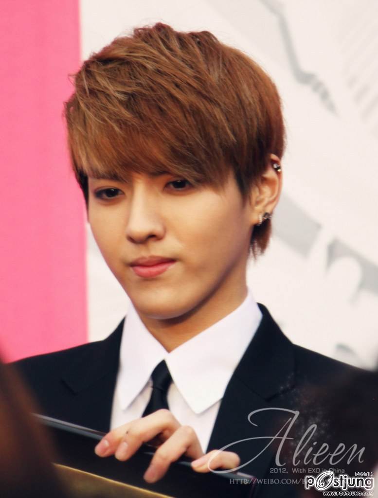 คริส exo m