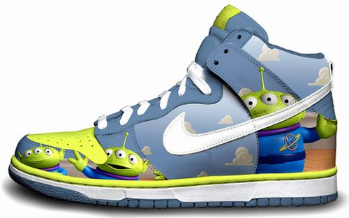 รองเท้า Nike สไตล์ การ์ตูน