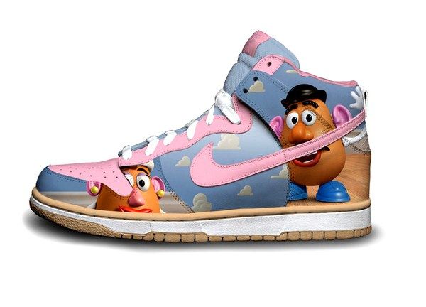 รองเท้า Nike สไตล์ การ์ตูน