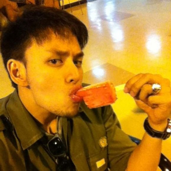 แทค ได้ฉายาใหม่แล้ว "ผู้ชายชอบดูด"