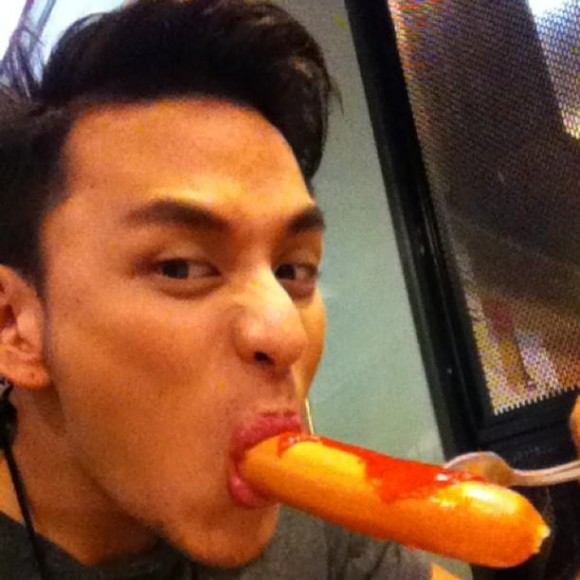 แทค ได้ฉายาใหม่แล้ว "ผู้ชายชอบดูด"