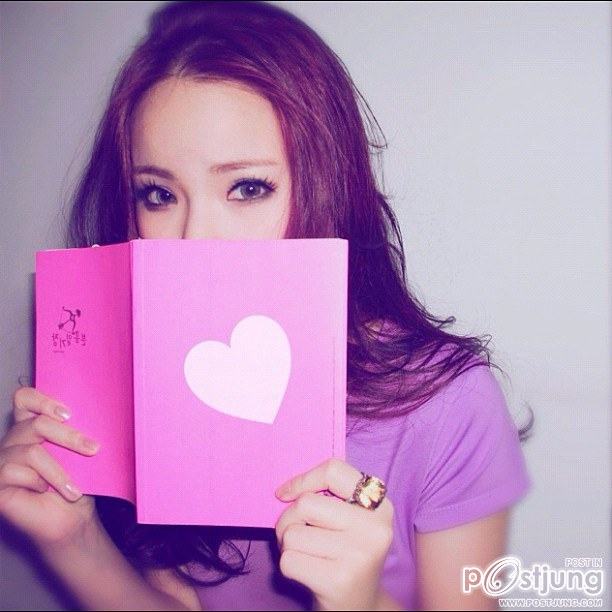 Instagram   มีนาพร วงศ์โฆษวรรณ หรือ มิน