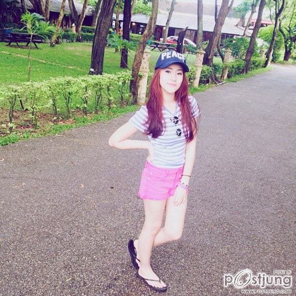Instagram   มีนาพร วงศ์โฆษวรรณ หรือ มิน