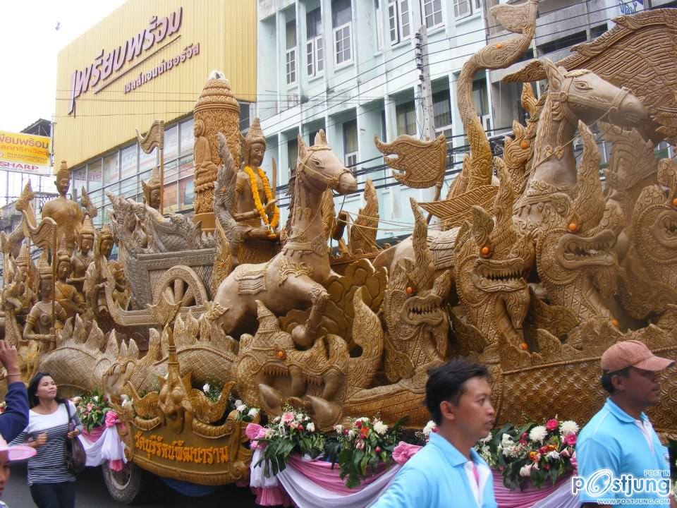 บรรยากาศงานแห่เทียนพรรษาบุรีรัมย์