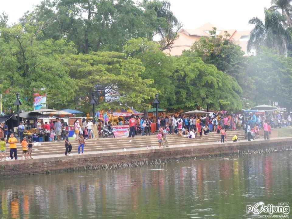 บรรยากาศงานแห่เทียนพรรษาบุรีรัมย์
