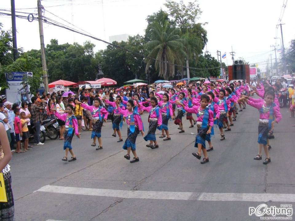 บรรยากาศงานแห่เทียนพรรษาบุรีรัมย์
