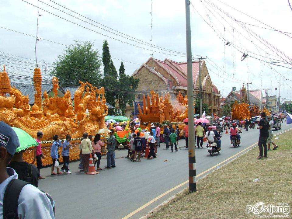 สุดอลังการต้นเทียนพรรษาจากเมืองประโคนชัย