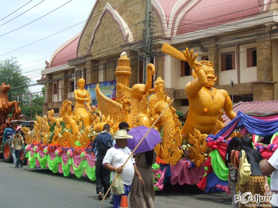 สุดอลังการต้นเทียนพรรษาจากเมืองประโคนชัย