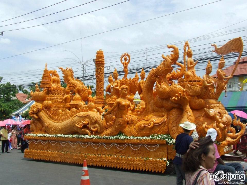 สุดอลังการต้นเทียนพรรษาจากเมืองประโคนชัย