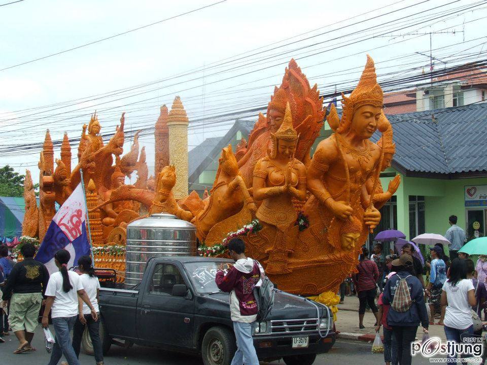 สุดอลังการต้นเทียนพรรษาจากเมืองประโคนชัย