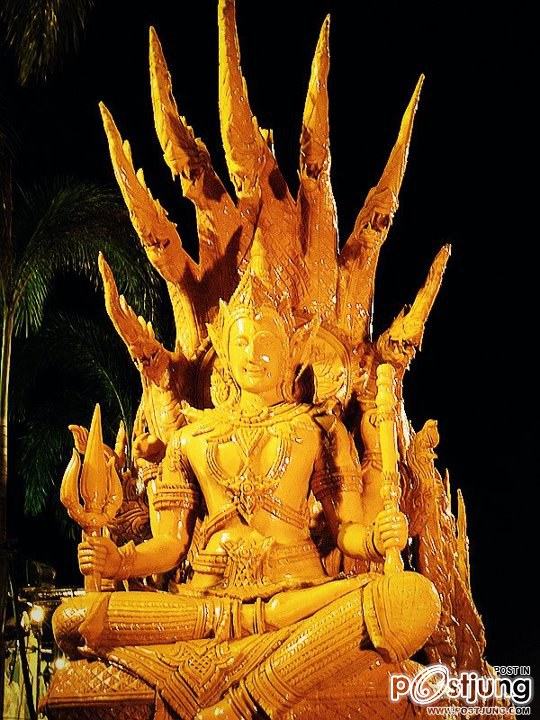 เทียนอุบลราชธานี ปี 2555